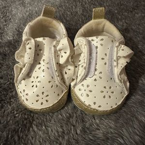 Infant shoes white/gold 0-3 months